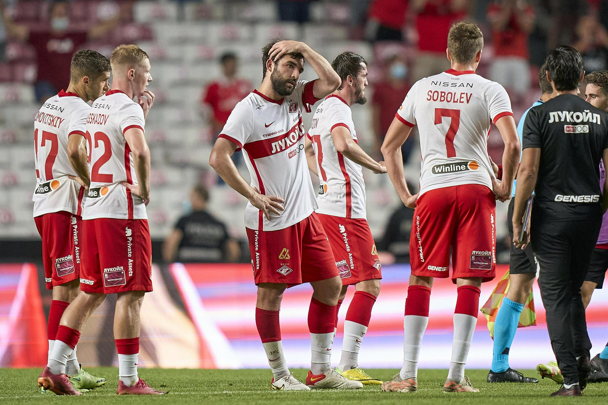 本菲卡欧冠征途：豪门困境下的挣扎与突围